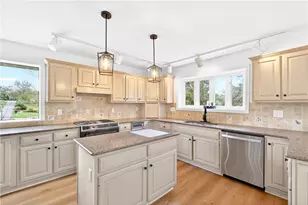 1700 Village Rd, Pittsburgh, PA 15116 - Photo 12