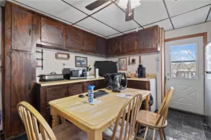 402 N 4th St, Youngwood, PA 15697 - Photo 12