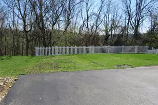 392 Pine Ridge Dr, Peters Township, PA 15367 - Photo 36