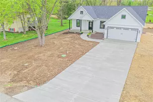 3154 Spiker Ln, Neshannock Township, PA 16105 - Photo 4