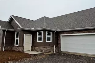 134 Independence Dr, Jefferson Township, PA 16023 - Photo 2