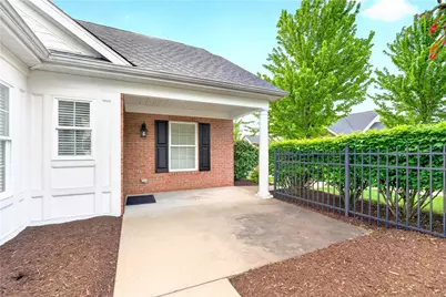 2104 Isleworth Ln, Cranberry Township, PA 16066 - Photo 6