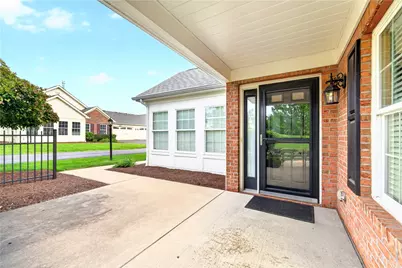 2104 Isleworth Ln, Cranberry Township, PA 16066 - Photo 4