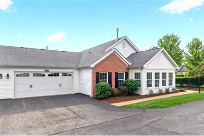 2104 Isleworth Ln, Cranberry Township, PA 16066 - Photo 2