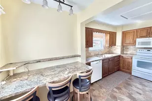 212 E Meyer Ave, New Castle, PA 16105 - Photo 10