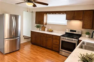 9155 Maple St, Pittsburgh, PA 15239 - Photo 6