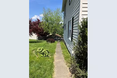 9155 Maple St, Pittsburgh, PA 15239 - Photo 2