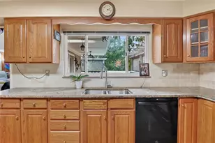 462 Greenhurst Dr, Pittsburgh, PA 15243 - Photo 14