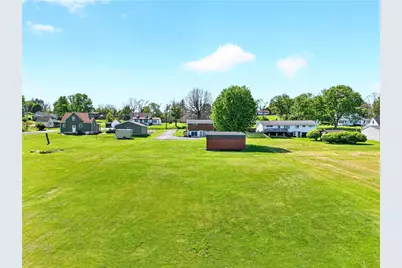1142 W Laurel Cir, Mount Pleasant Township, PA 15666 - Photo 6