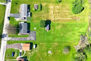 1142 W Laurel Cir, Mount Pleasant Township, PA 15666 - Photo 38