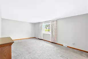1142 W Laurel Cir, Mount Pleasant Township, PA 15666 - Photo 12