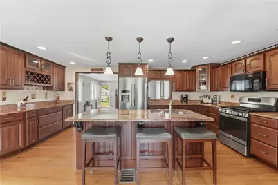 109 Shadeland Drive, Brighton Township, PA 15009 - Photo 4
