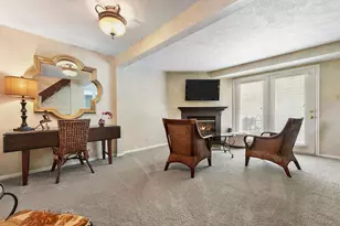 612 Lexington Dr, Hopewell Township, PA 15001 - Photo 4