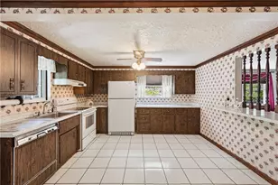 2983 Edgecliff Rd, Lower Burrell, PA 15068 - Photo 8