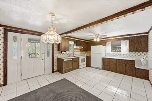 2983 Edgecliff Rd, Lower Burrell, PA 15068 - Photo 6