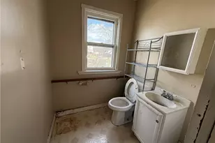 419 Bartram Ave, New Castle, PA 16101 - Photo 10