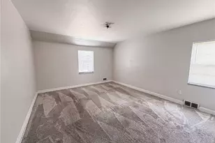 2710 Henderson Rd, White Oak, PA 15131 - Photo 10