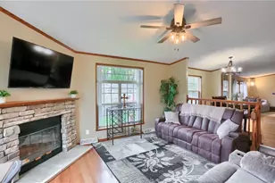 123 Merle Ln, Scott Township, PA 16101 - Photo 14