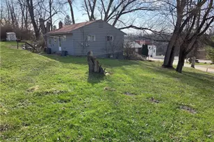 2570 Reiter Rd, Pittsburgh, PA 15235 - Photo 8