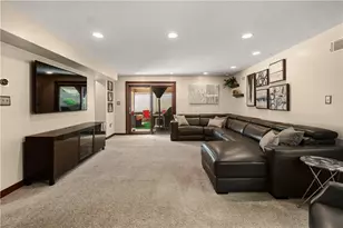 1122 Hillsview Terrace, Green Tree, PA 15220 - Photo 16