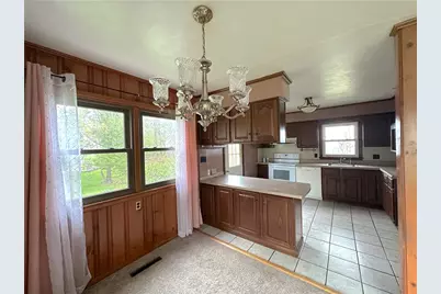 469 Girard St, Westmont Hilltop School District, PA 15905 - Photo 8