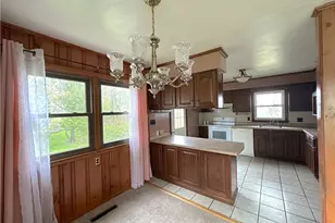 469 Girard St, Westmont Hilltop School District, PA 15905 - Photo 8
