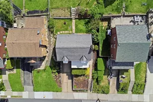 919 Tropical Ave, Beechview, PA 15216 - Photo 2