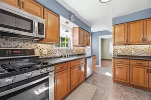 919 Tropical Ave, Beechview, PA 15216 - Photo 16