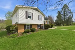 100 Tory Rd, Moon/Crescent Twp, PA 15108 - Photo 2