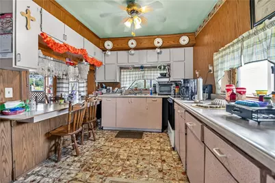 355 Sunset St, Canoe-Banks Townships, PA 15772 - Photo 8