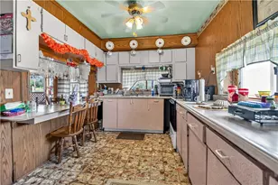 355 Sunset St, Canoe-Banks Townships, PA 15772 - Photo 8