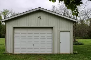 125 Jackson St, Harmony Boro, PA 16037 - Photo 16