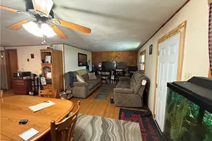 210 E 14th St, Saint Clair Township, PA 15944 - Photo 4