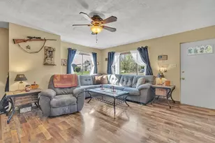 6437 Tuscarawas Rd, Ohioville, PA 15059 - Photo 6