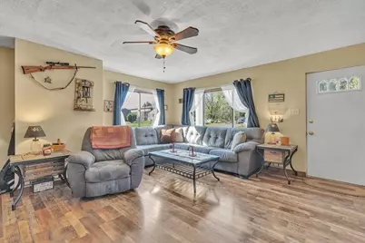 6437 Tuscarawas Rd, Ohioville, PA 15059 - Photo 6