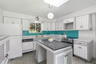 134 Meredith Dr, Adams Township, PA 16046 - Photo 8