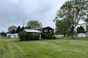 1702 Brentwood Dr, Pymatuning Township, PA 16125 - Photo 2