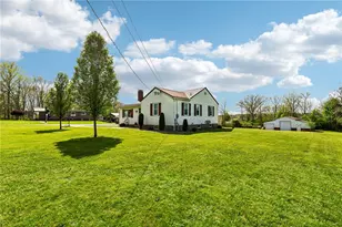 2017 Eastbrook Rd, Hickory Township, PA 16101 - Photo 4