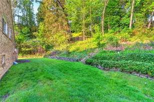 3975 Green Valley Dr, Hampton, PA 15116 - Photo 36