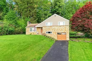 3975 Green Valley Dr, Hampton, PA 15116 - Photo 2