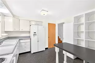 3975 Green Valley Dr, Hampton, PA 15116 - Photo 10