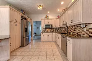 131 Mt Vernon Dr, Elizabeth Twp/Boro, PA 15135 - Photo 8