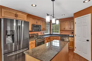 699 Surfside Dr, Pittsburgh, PA 15239 - Photo 6