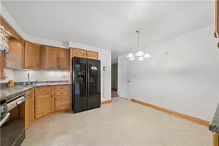 2125 Berkshire Dr, Monroeville, PA 15146 - Photo 14
