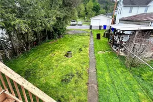 121 Elizabeth Ave, Evans City, PA 16033 - Photo 4