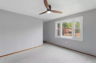 148 Dorothy Dr, Pittsburgh, PA 15235 - Photo 10