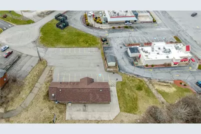 201 Fairview Dr, Center Township, PA 15061 - Photo 4
