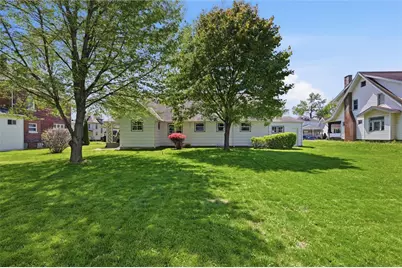 221 E Edgewood Avenue, New Castle, PA 16105 - Photo 24