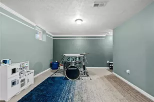 137 John Dr, Cecil, PA 15317 - Photo 32