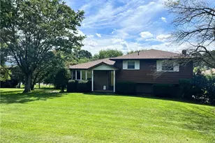 880 Pizza Barn Rd, Derry Township, PA 15717 - Photo 1
